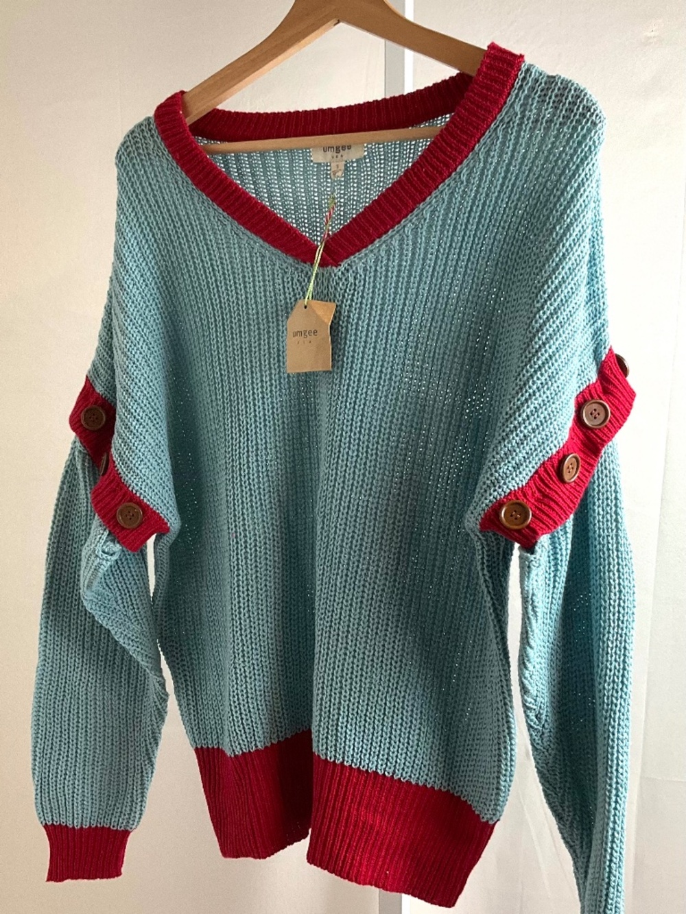 WOMEN'S UMGEE SWEATER WITH DETACHABLE SLEEVES~SIZE SMALL~NEW WITH TAGS!